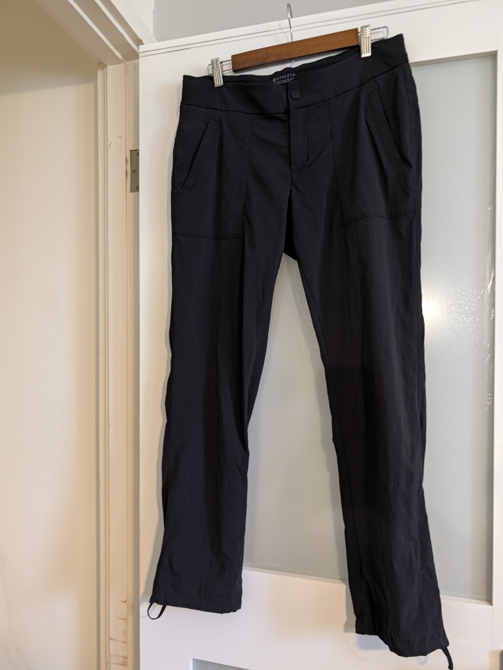 Athleta Black Women’s Classic Trekkie pants with drawstring ankle hem